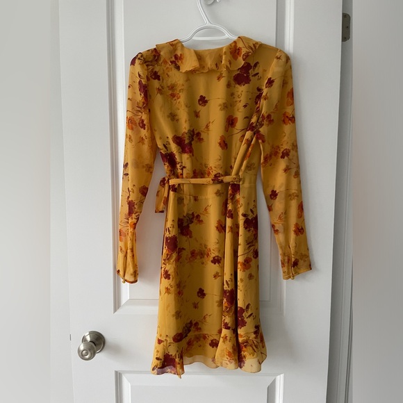 Aritzia Wilfred Louise floral wrap dress - Picture 2 of 3